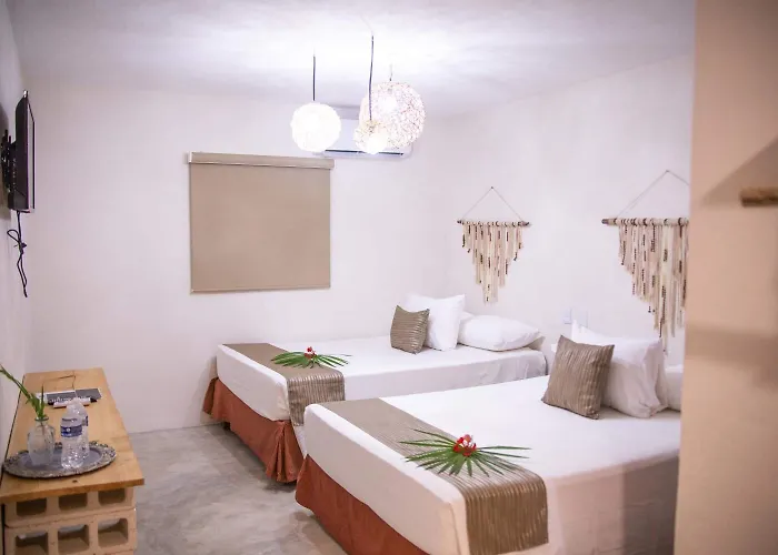 Hotel Ahava 3*