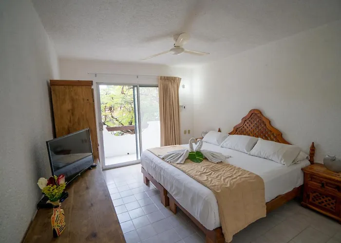 Hotel Ahava 3*